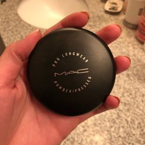 MAC Pro longwear Pressed Powder